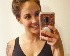 Дівчина, яка народила четвернят, чесно показала, на що перетворився її живіт