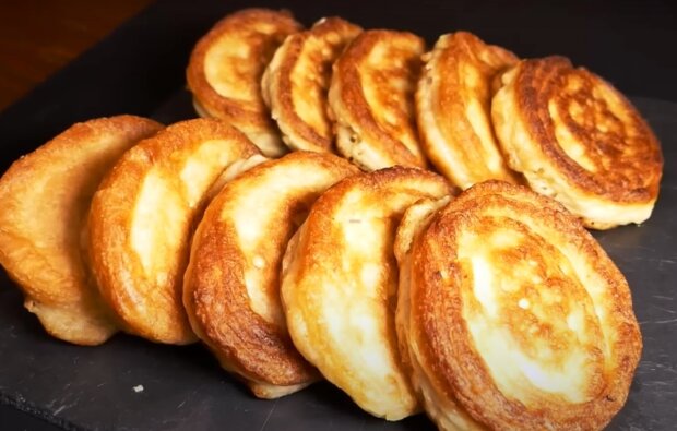 Яблочные оладьи, кадр из видео