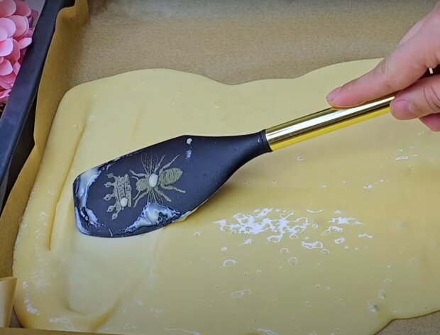 Приготування торта "Наташа", кадр з відео
