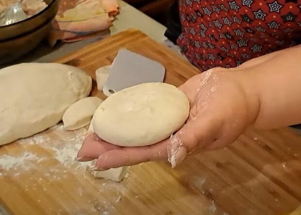 Приготовление беляшей, кадр из видео