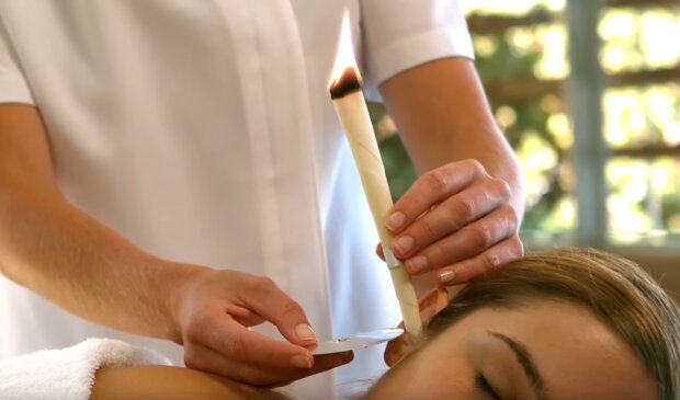 Закупорювання вух, кадр з відео