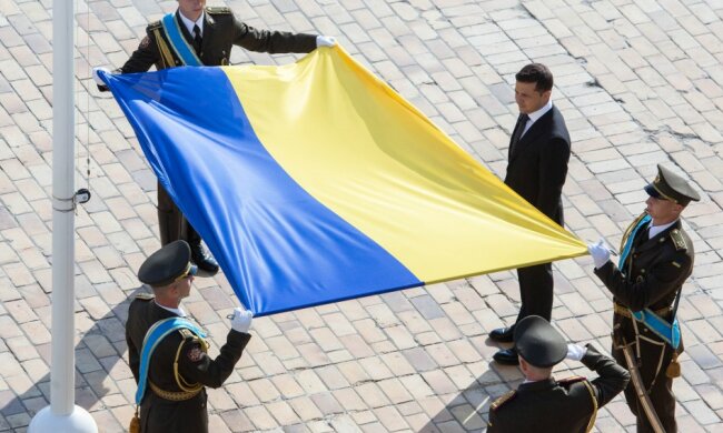 Церемонія підняття прапору
