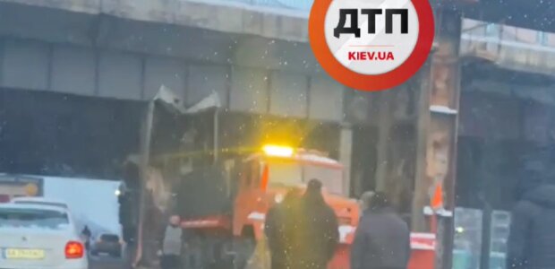 ДТП с самосвалом в Киеве