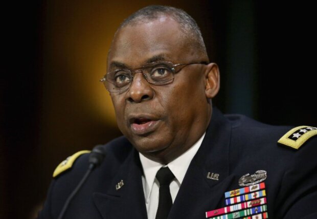 Остін Ллойд, фото з вільних джерел