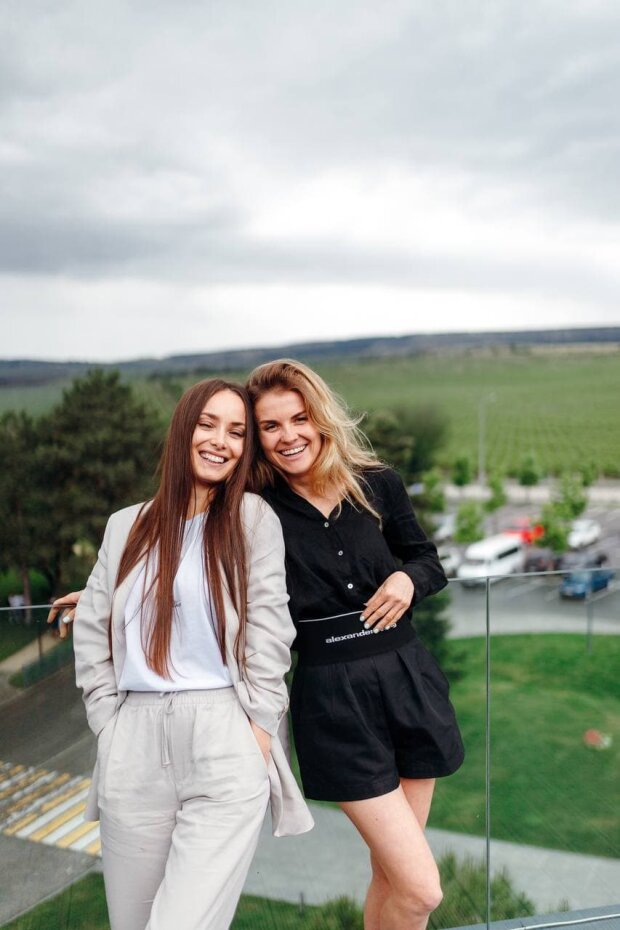 Ксенія Мішина та Лера Ольховська