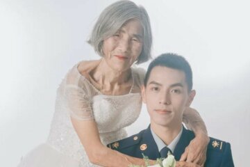 весільне фото 24-річного хлопця та 85-річної жінки