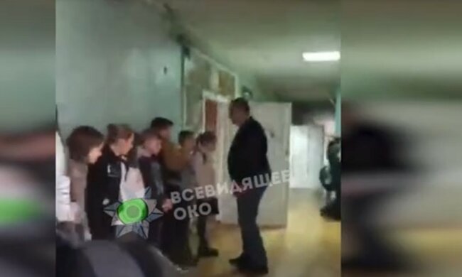 Київський учитель обіцяє дітям "вибити всі мізки"