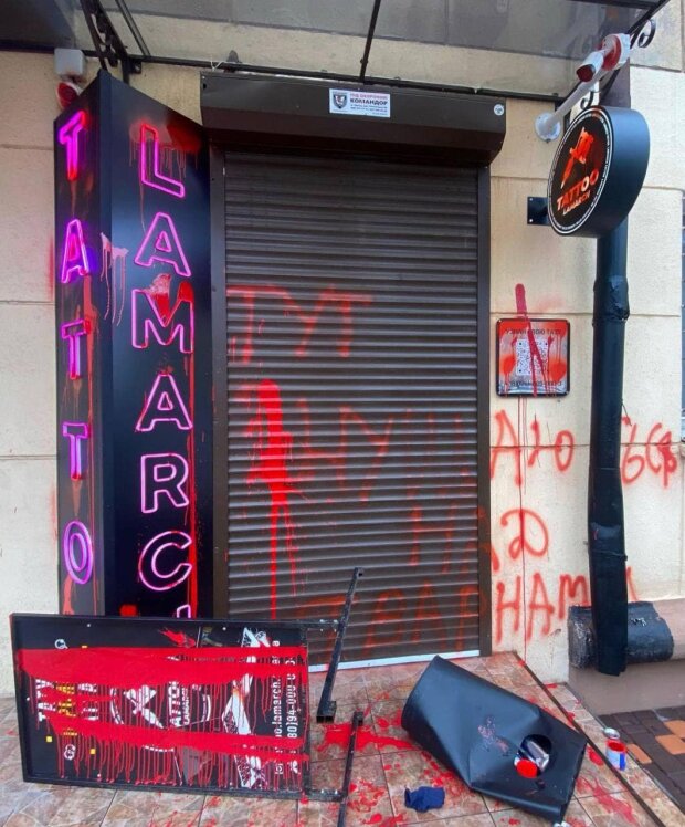 Київський тату салон практикувався на свині