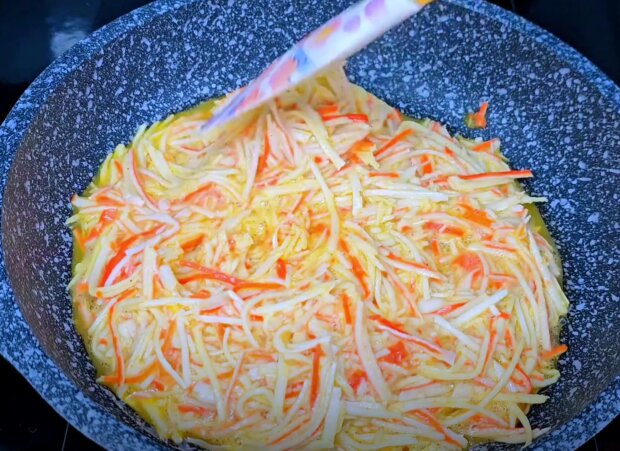 Приготування крабового пирога, кадр з відео