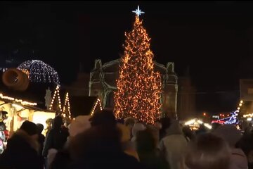 Новогоднее празднование, скриншот с видео