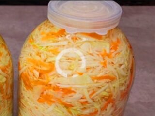 Квашенная капуста, кадр из видео