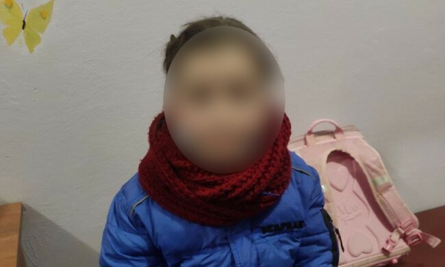 10-летняя девочка на морозе просила денег себе на лекарства