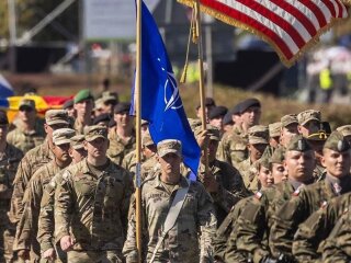 Военные НАТО, фото из свободных источников
