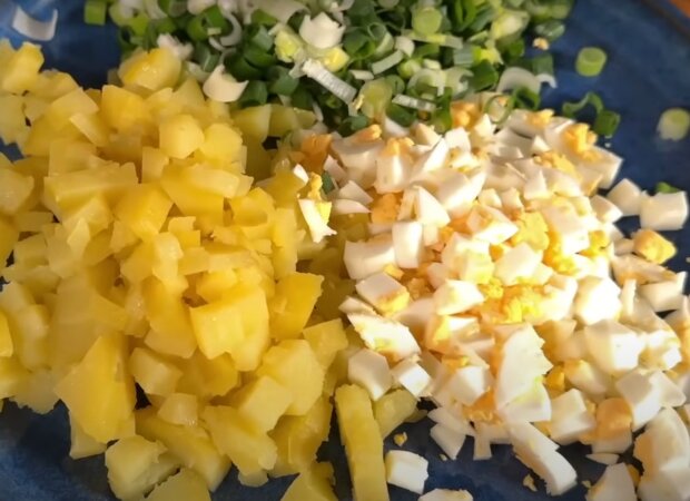 Приготовление ленивых пирожков, кадр из видео