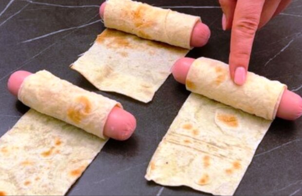 Сосиска в тісті, кадр з відео