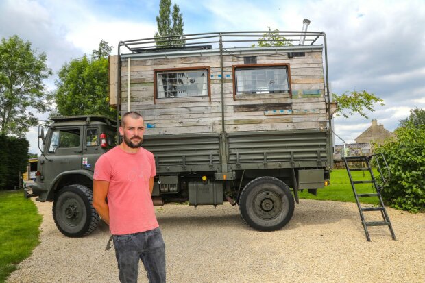 Ребята решили "спарить" Land Rover 4x4 и стиль самолетов Airstream