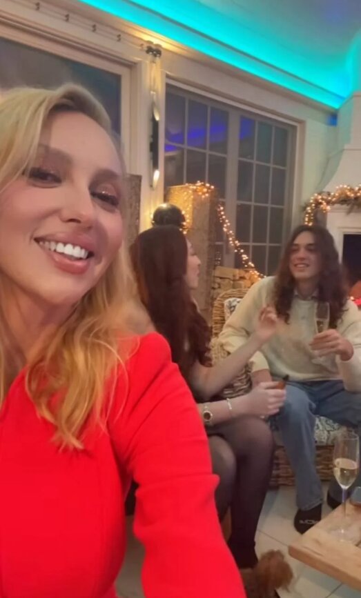 Оля Полякова с семьей