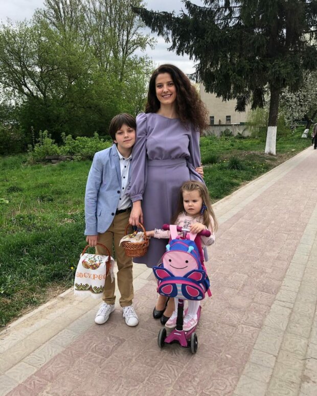 Юлія Притула з сином і дочкою