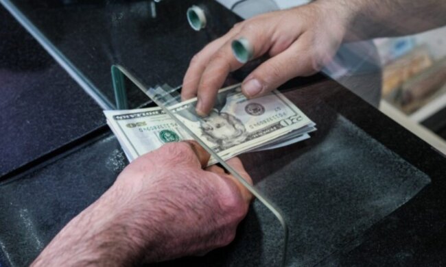 Долар: скрін з відео