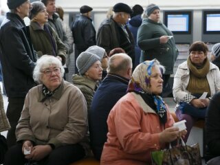 Пенсионеры: скрин с видео