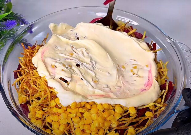 Салат з буряка, кадр з відео