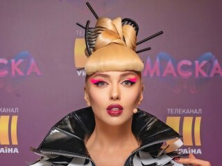 Оля Полякова