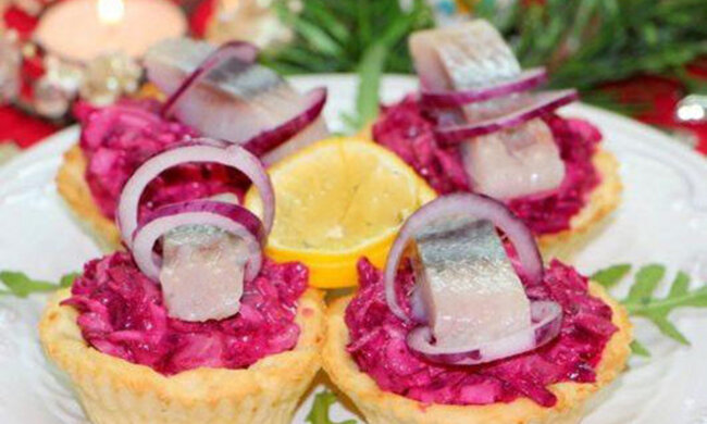 Оселедець під шубою в картопляних тарталетках