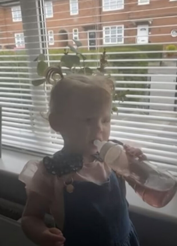 дівчинка проковтнула батарейку від пульта