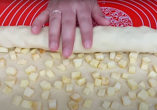 Яблочные булочки, кадр из видео