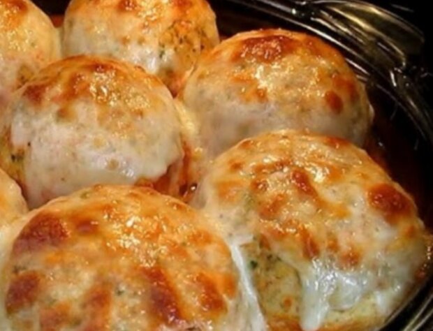 Курячі колобки з картоплею, кадр з відео