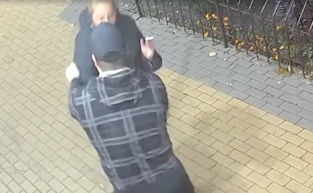 Эписком православної церкви побив жінку