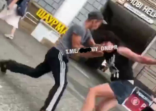 У Дніпрі чоловік побив жінку ногами в обличчя