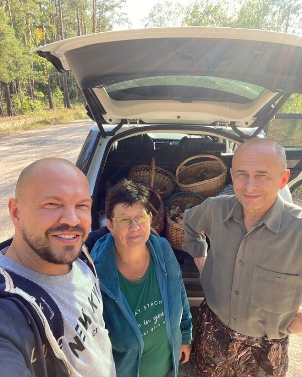 Володимир Ярославський з батьками