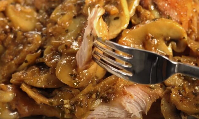 Курячі гомілки, кадр з відео