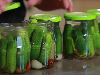 Маринованные огурцы