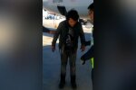 екстремал сховався в шасі літака, щоб пробратися в США