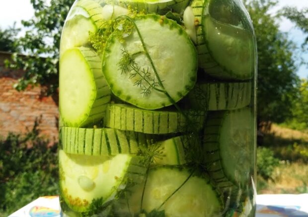 Квашенные кабачки, кадр из видео