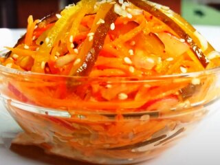 Салат из солений, кадр из видео