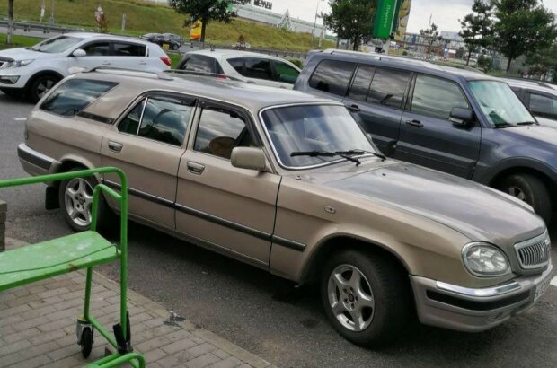 "Волгу" схрестили з Toyota Camry