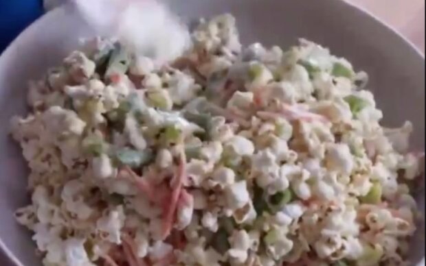 Салат из попкорна