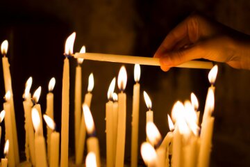 Церква, свічки, зображення з вільних джерел