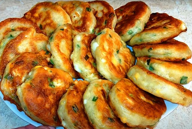 Пиріжки з яйцем і цибулею, кадр з відео