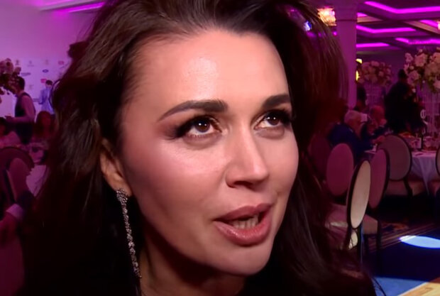 Анастасия Заворотнюк