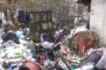 Семеро дітей жили в будинку-смітники. Скріншот із сюжету ТСН
