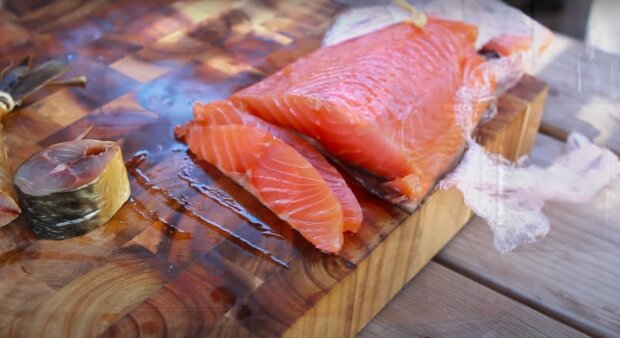 Копченый лосось