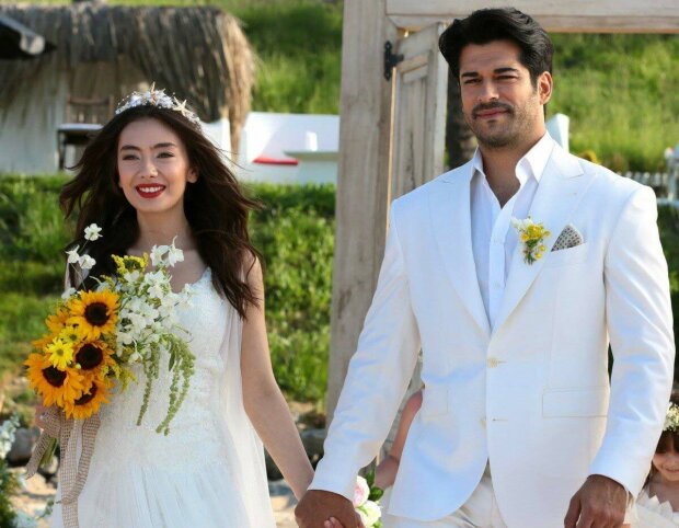 кадр з серіалу "Чорна-любов"