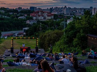 Україна, Київ, захід сонця, фото із соцмереж