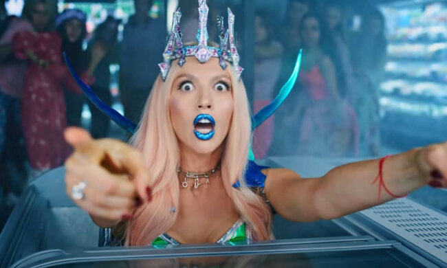 Оля Полякова