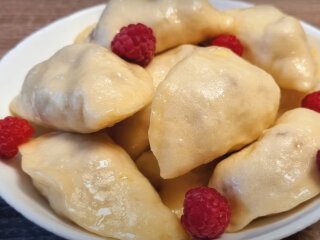 Вареники с малиной, кадр из видео