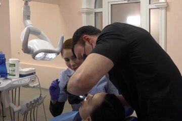 стоматолог, доктор